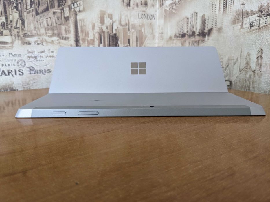 Планшет Microsoft Surface 3 1645 32GB с зарядным устройством