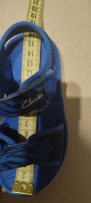 Босоніж для хлопчика