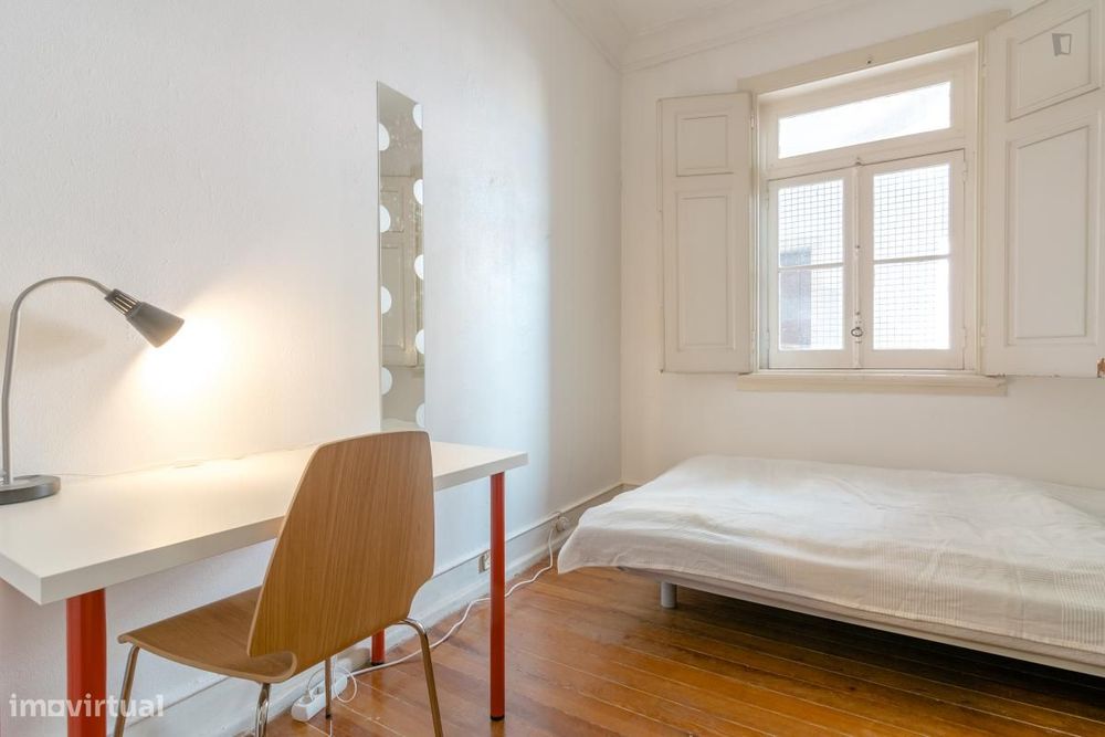 Quarto - localizado em Alameda Lisbon