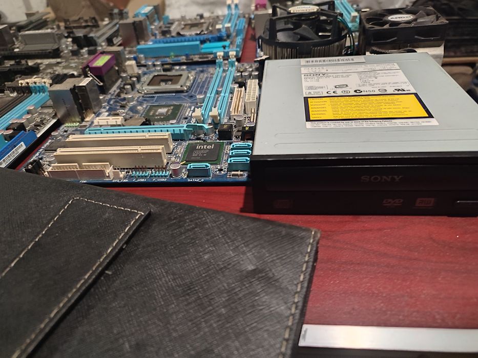 Комплект материнок и т.д.