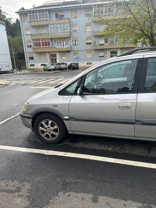 Opel zafira bom estado