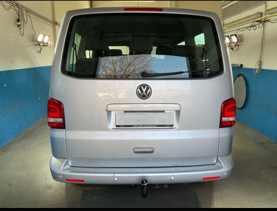 Aluguer carrinha 9 Lugares