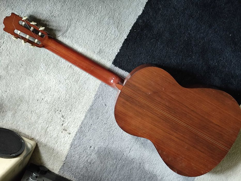 klasyczna gitara Yamaha G 235 made in Taiwan