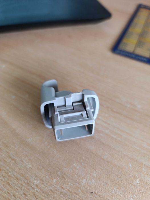 klips spinka uchwyt OSŁONY PRZEWICŁONECZNEJ  słonecznika FORESTER