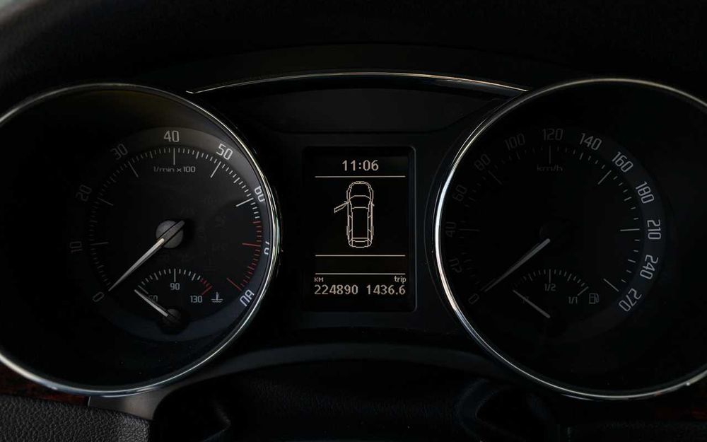 Skoda Superb 2011