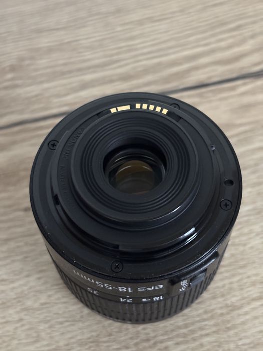 Obiektyw Canon EF-S 18-55mm