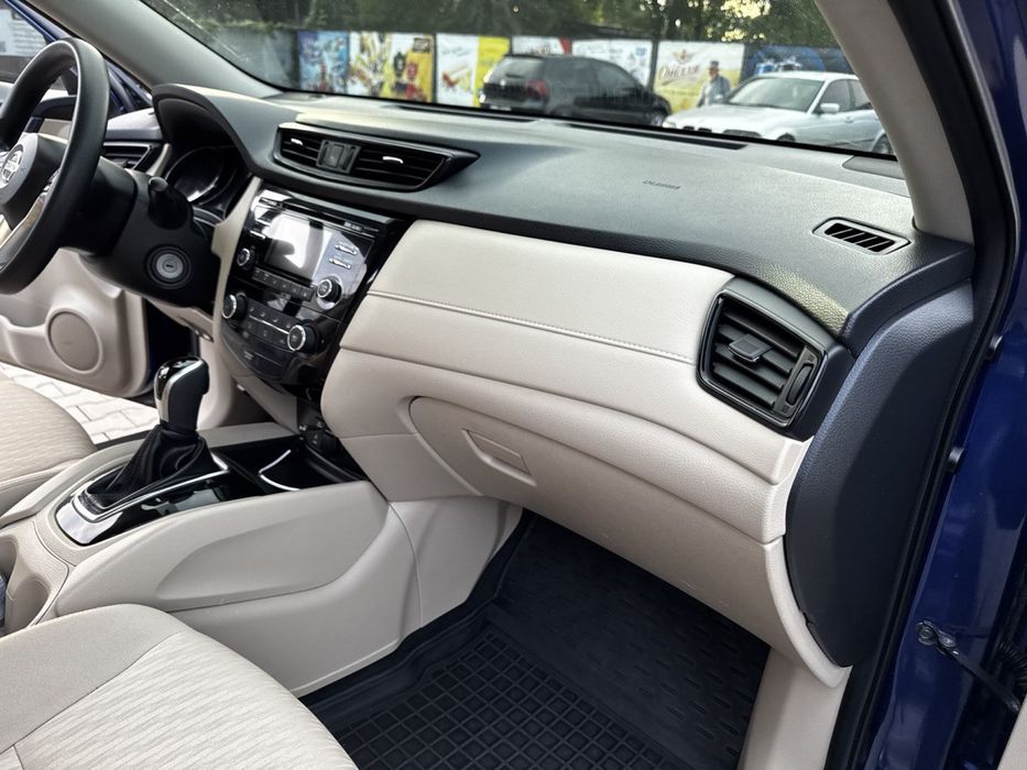 Nissan Rogue 2016 рік