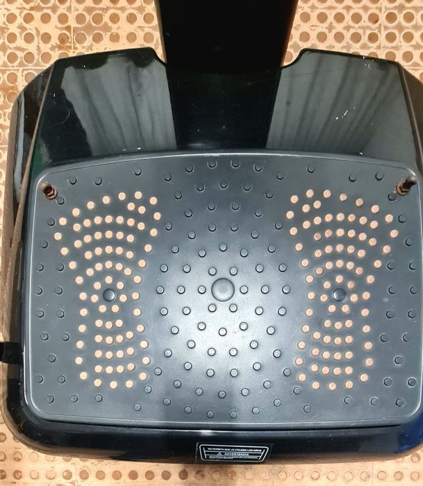 Plataforma Vibratória Aristokratisch Power Massage 1000W – FUNCIONAL