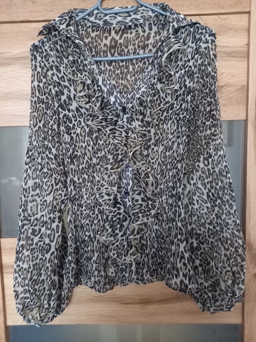 Koszula damska z bufiastymi rękawami