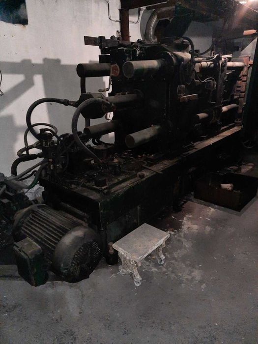 Продам  машину по литью алюминиевых деталей под давлением