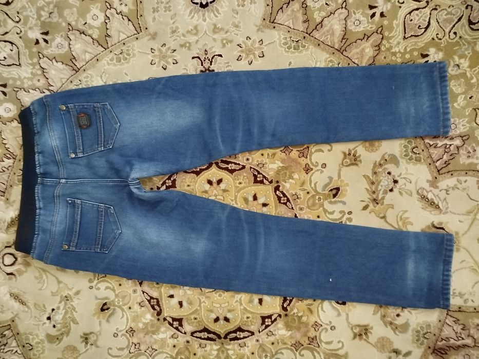 Продам джинсы мужские