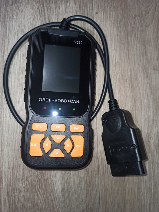 Продам автомобильный диагностический сканер OBD II V520
