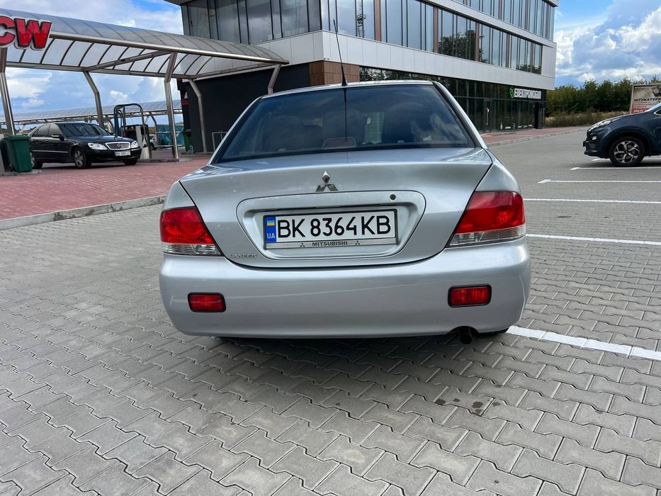 Mitsubishi lancer
