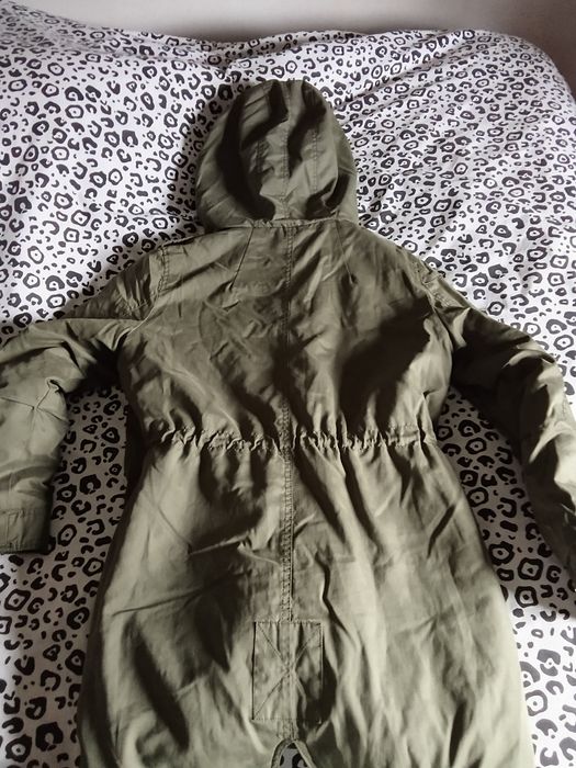 Vendo casaco quente com pêlo estilo militar Bershka