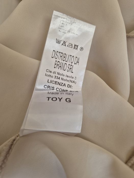 Vestido com Saia Fluida Decote em V e Laço 

Cor Creme
Tamanho 40
Novo