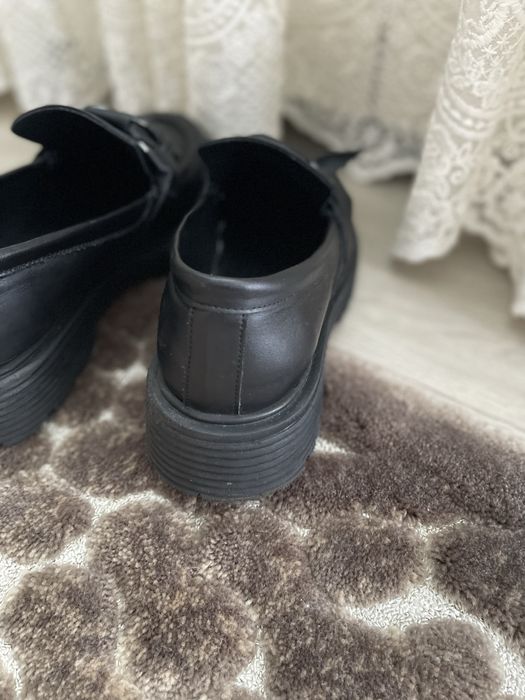 Лофери шкіра 38