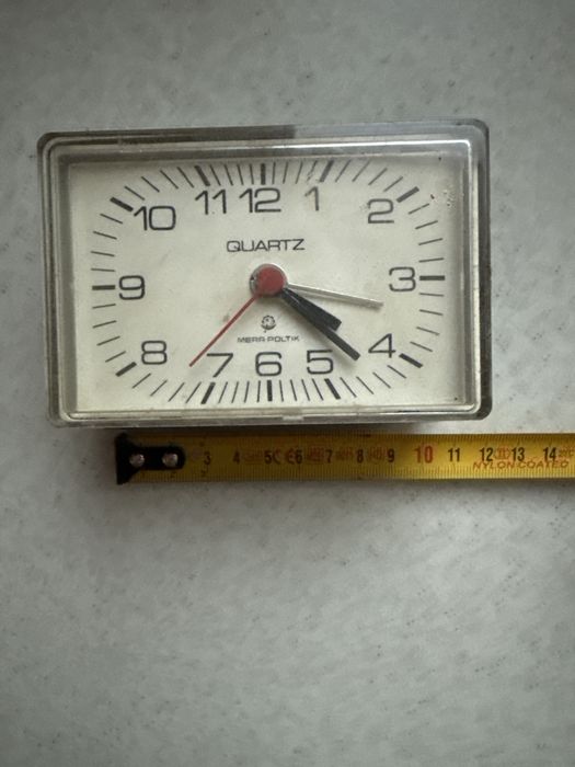 Stary budzik zegar z czasow PRL