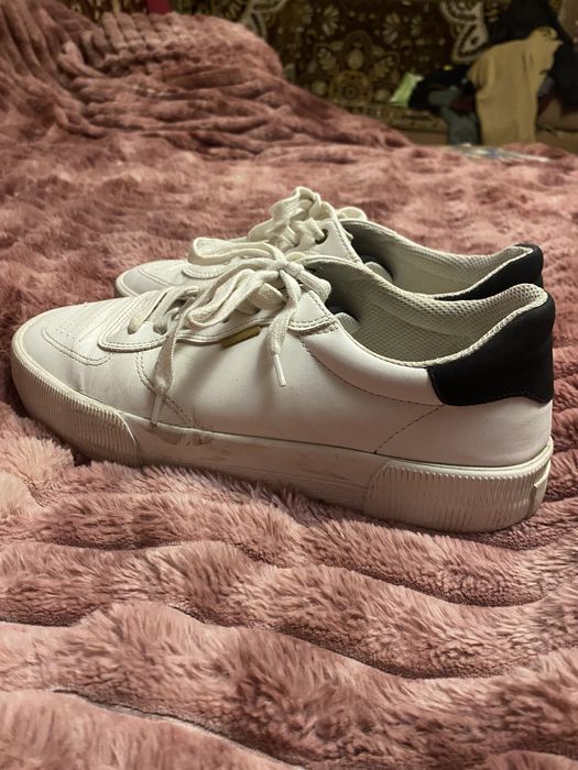 Bershka  Хороші сліпони