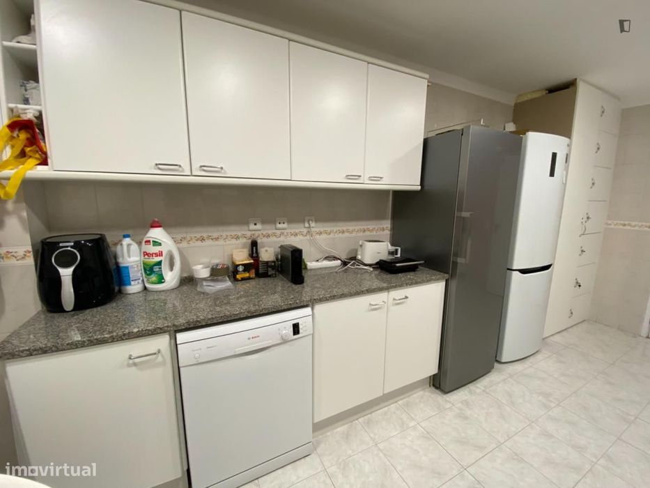 Quarto - localizado em Penha de França Lisbon