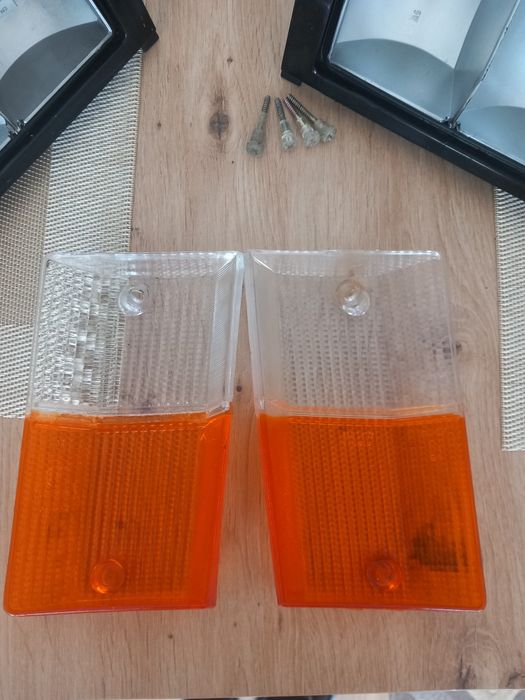 Kierunkowskazy pozycjokierunki fiat 125p  komplet