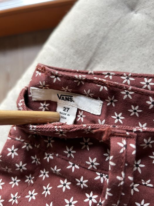 Vans spodnie chinosy w kwiatki 27