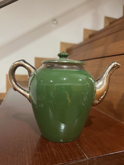 Cafeteira em porcelana Vista Alegre,