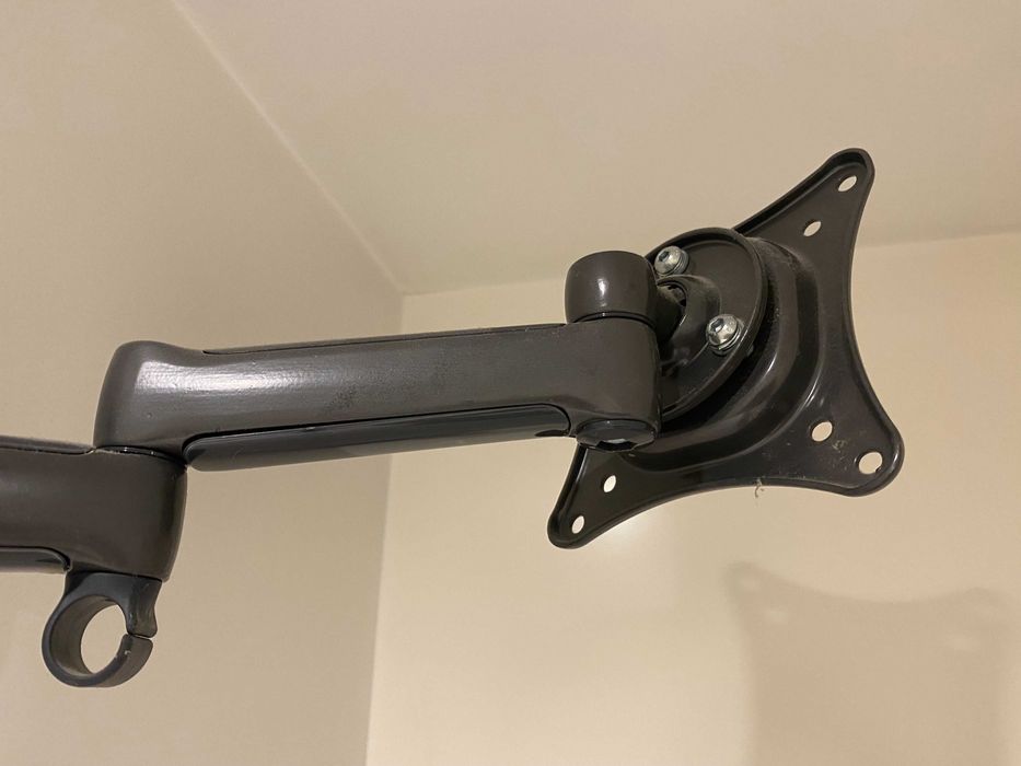 Samsung 23"novo com comando, base e apoio de parede