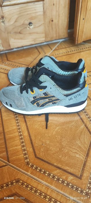 Кросівки asics 38розмір
