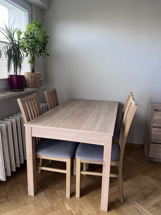 Rozkladany stół + 4 krzesla