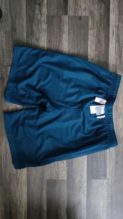 świetne treningowe spodenki Adidas jak nowe 176