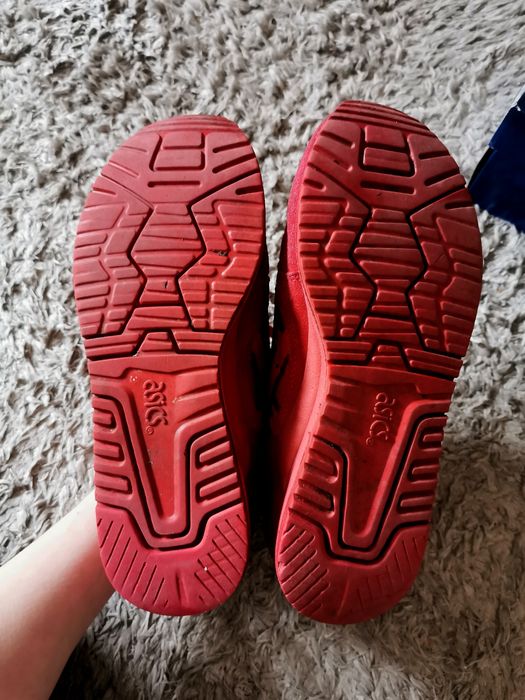 Czerwone buty asics gel lyte III