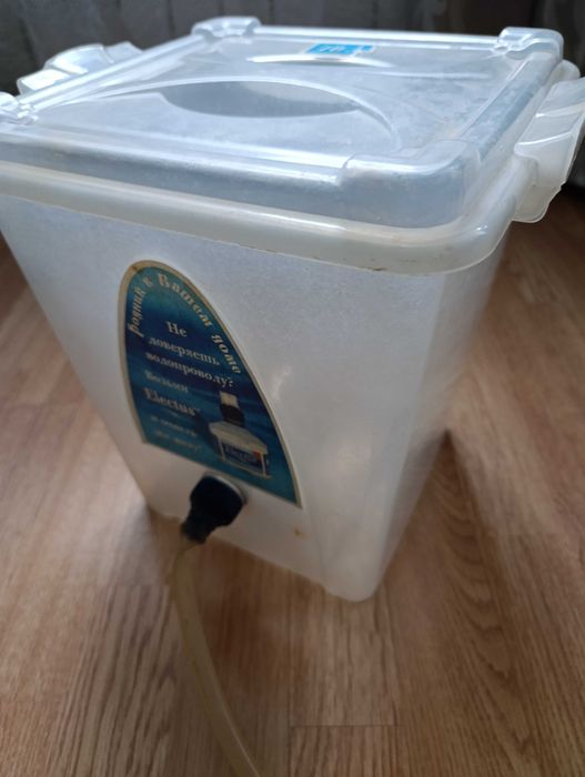 Система для очистки води об’ємом 10л