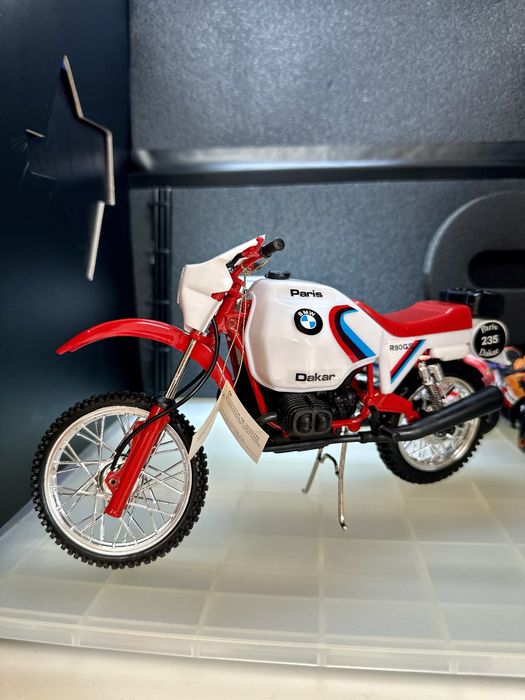 Miniatura BMW R80 G/S Paris-Dakar 1/10 by Guiloy com Caixa