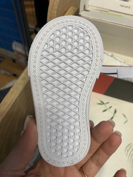Продам кеди дитячі