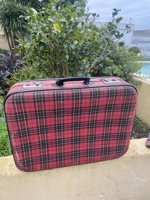 Mala vintage rígida xadrez vermelha e preta – anos 60/70