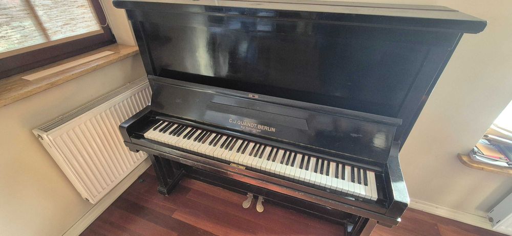 Pianino C.J. Quandt.  Berlin