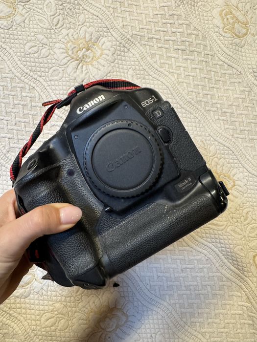 Canon EOS-1D Mark II