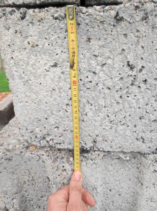 Pustak żużlowy 49x23x18