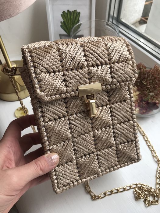 Маленькі сумочки-клатчі ручної роботи