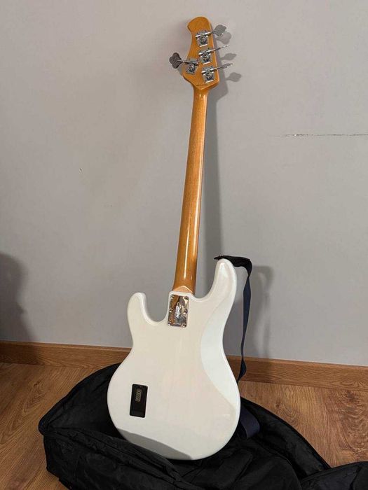 Бас-гітара Sterling by MusicMan S.U.B. Ray4