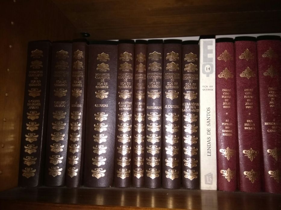 Livros de capa dura de vários géneros