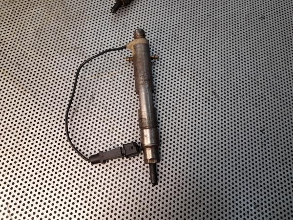 Injetor AUDI A4 Avant (8D5, B5)