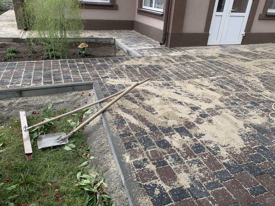 Укладка тротуарной плитки