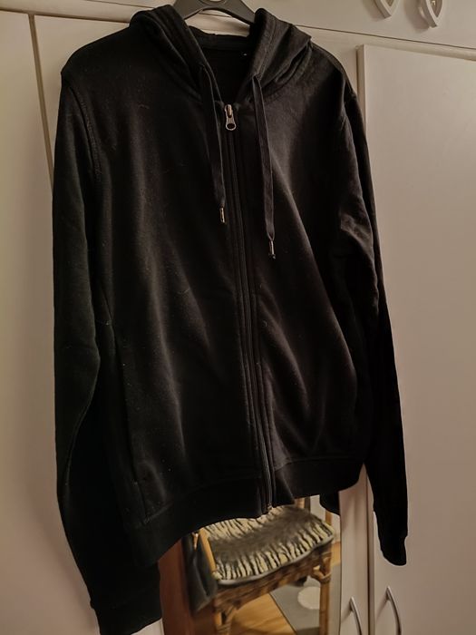 Czarna bluza z kapturem S