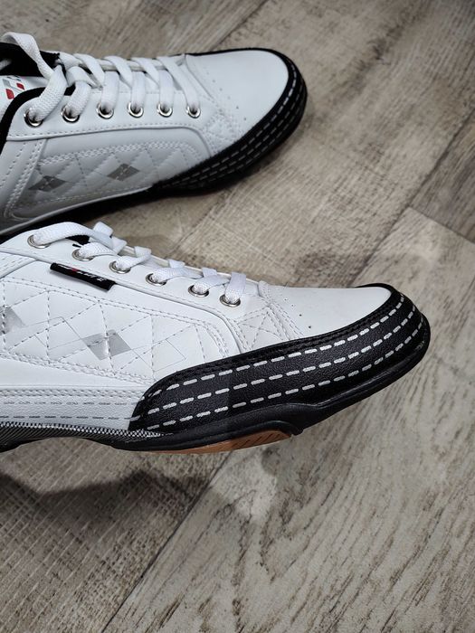 Nowe buty sportowe męskie