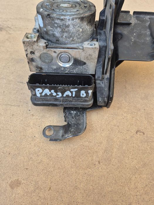 Pompa hamulcowa ABS sterownik VW Passat b8