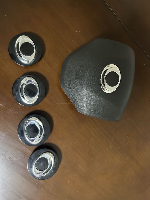 Комплект крышка руля и колпачки dongfeng