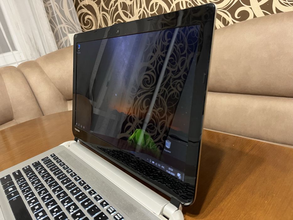 Ноутбук 14" Toshiba Satellite на Intel i5-4210U с 8ОЗУ/128SSD/FullHD
