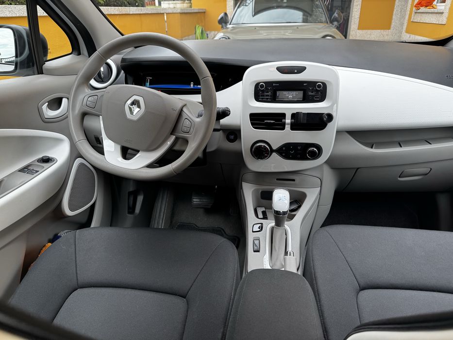 Zoe 40kw 34600km de 2018 estado Novo COM BATARIAS