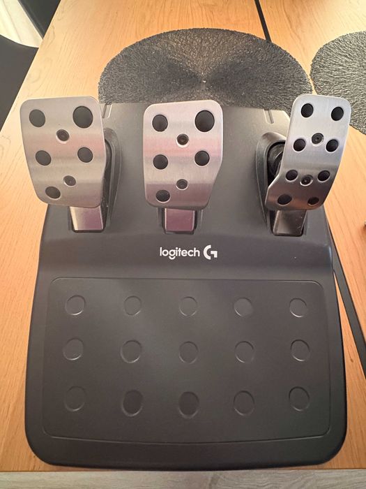 Kierownica Logitech G920 z pedałami do Xbox Series X/S, Xbox One, PC